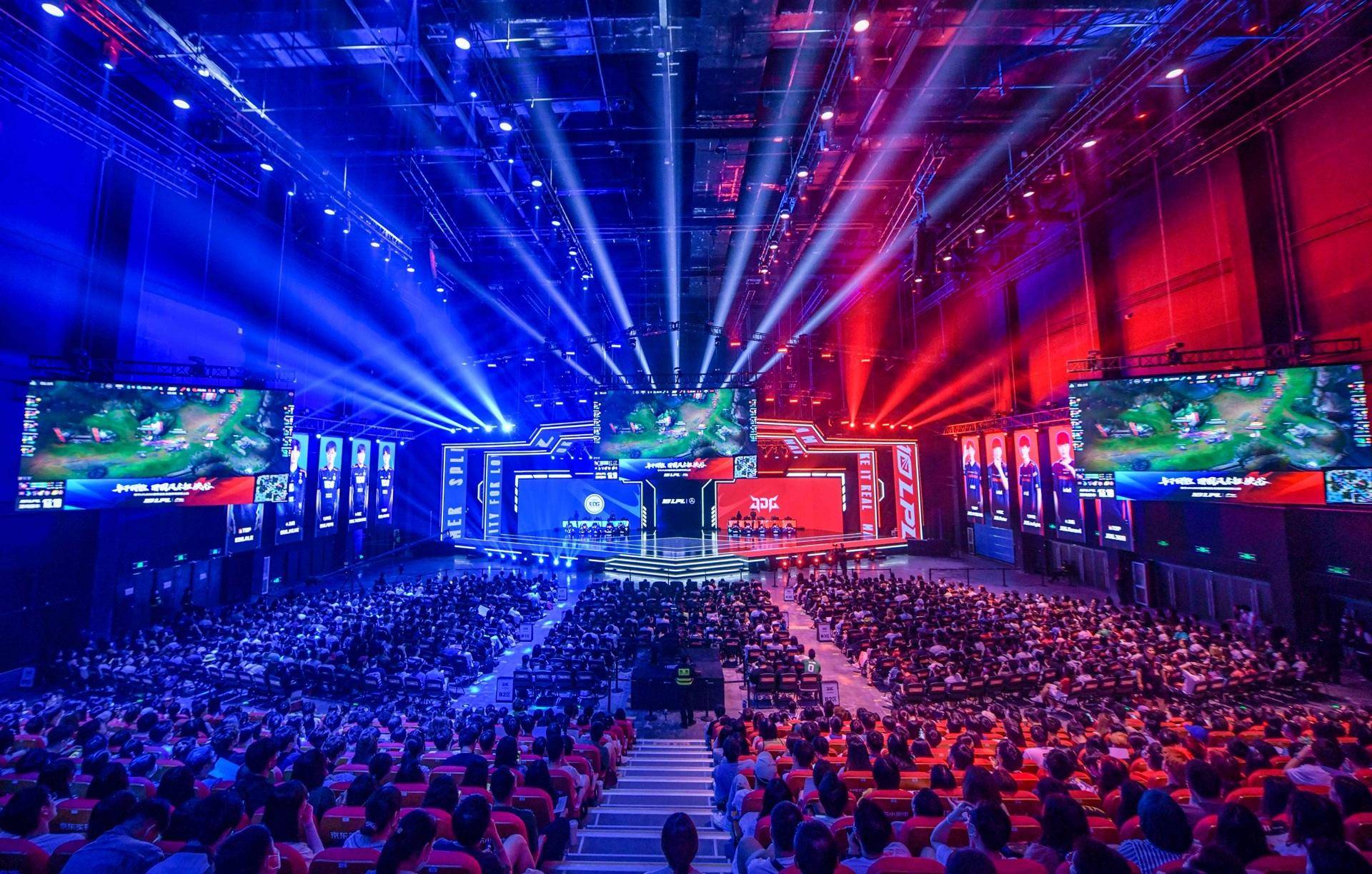 以道具逼退 以道具逼退